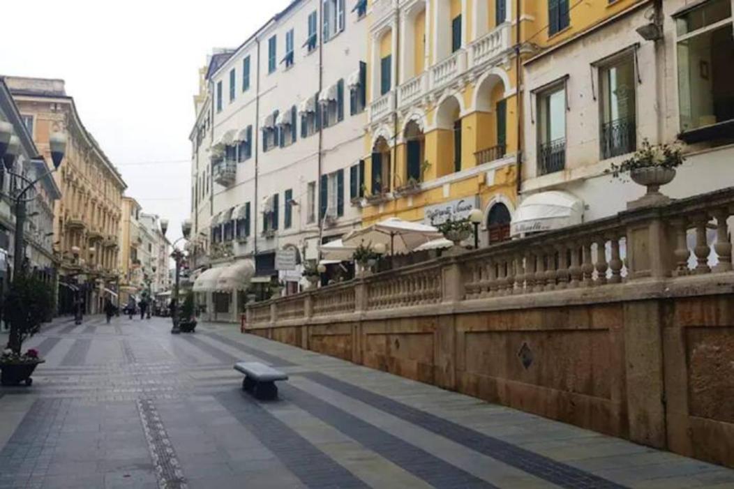 Sanny In The Center Sanremo